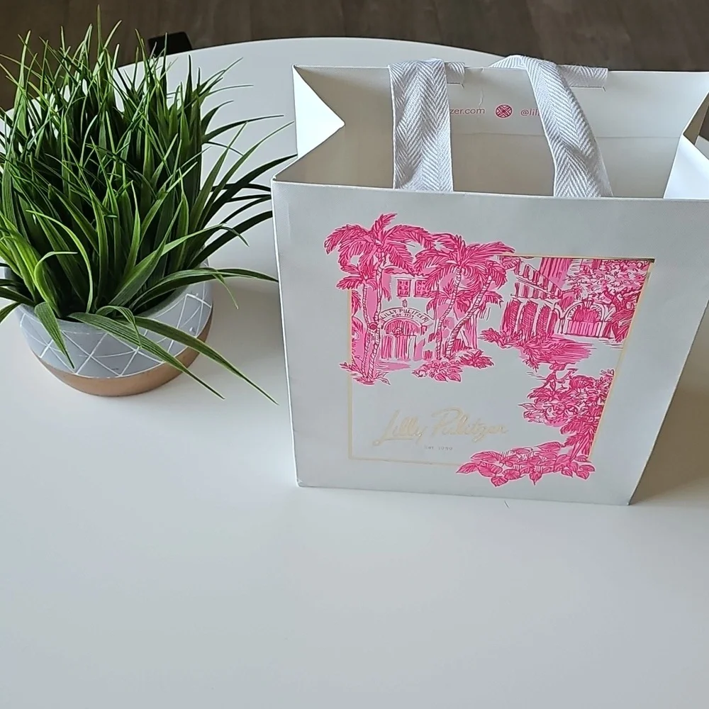 Lilly Pulitzer Pink and White Graphic Tote Gift Bag